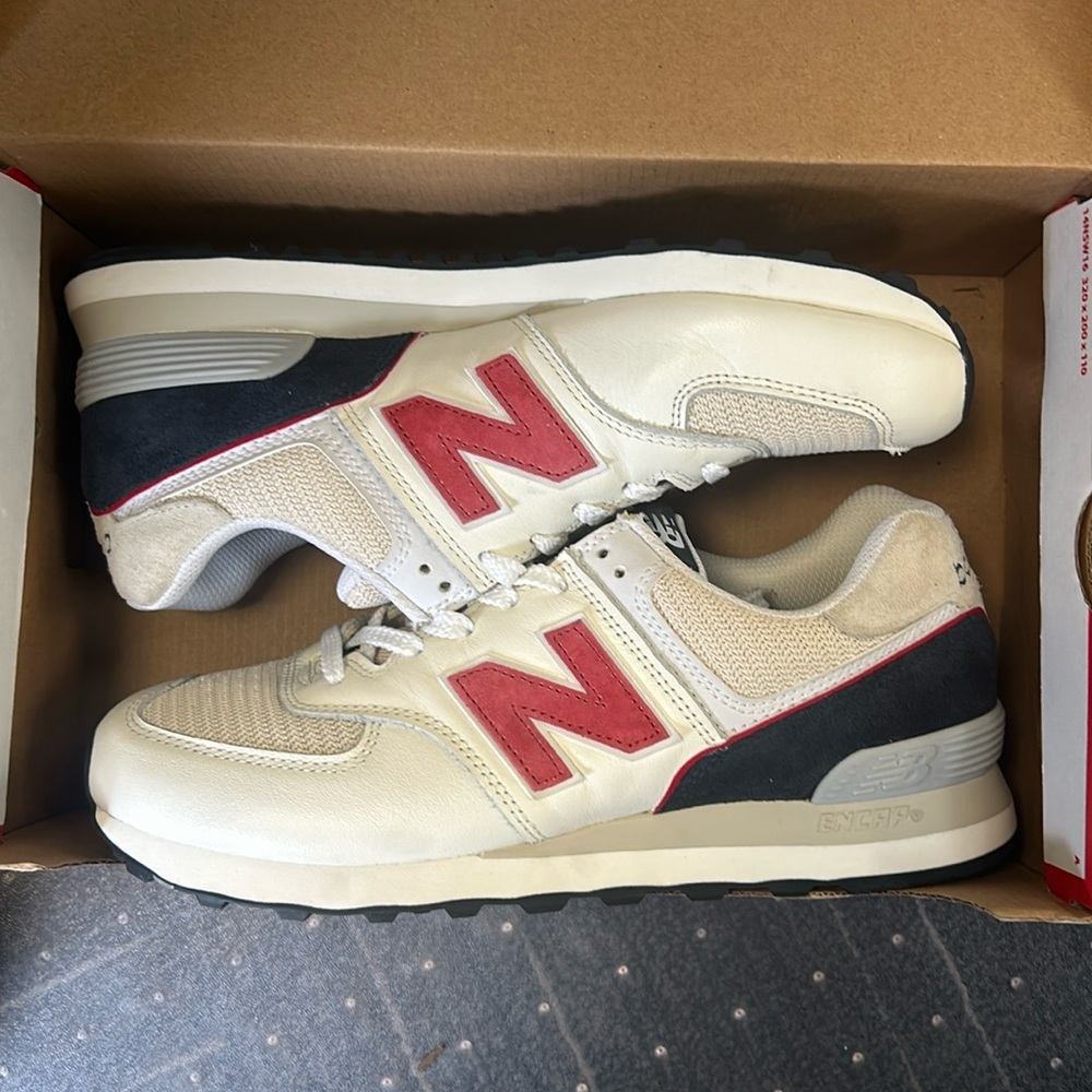 Used New Balance size 9 Sea Salt Navy (Rep Box)